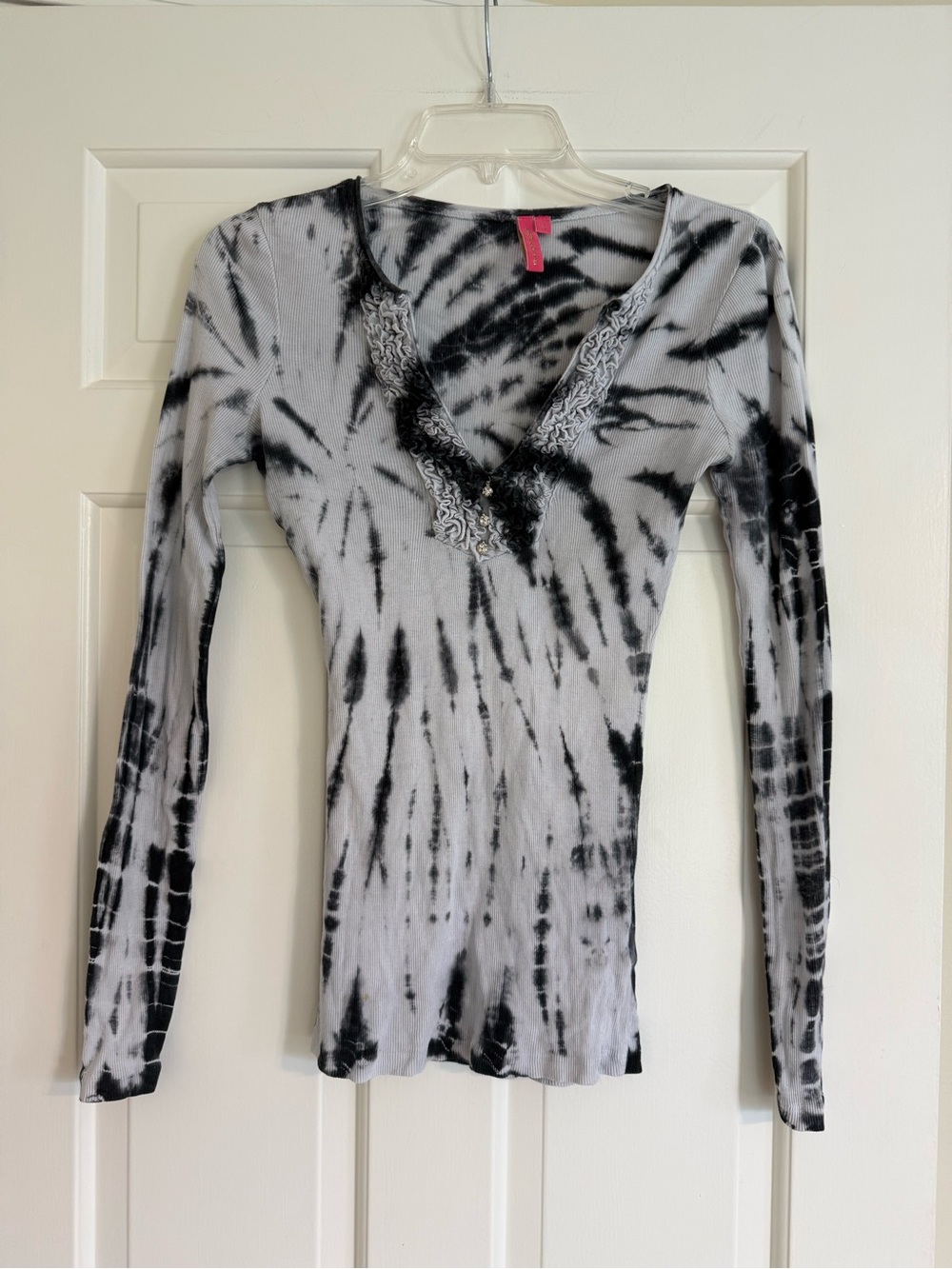 Nordstrom Black & White Tie-Dye V-Neck Long Sleeve Top